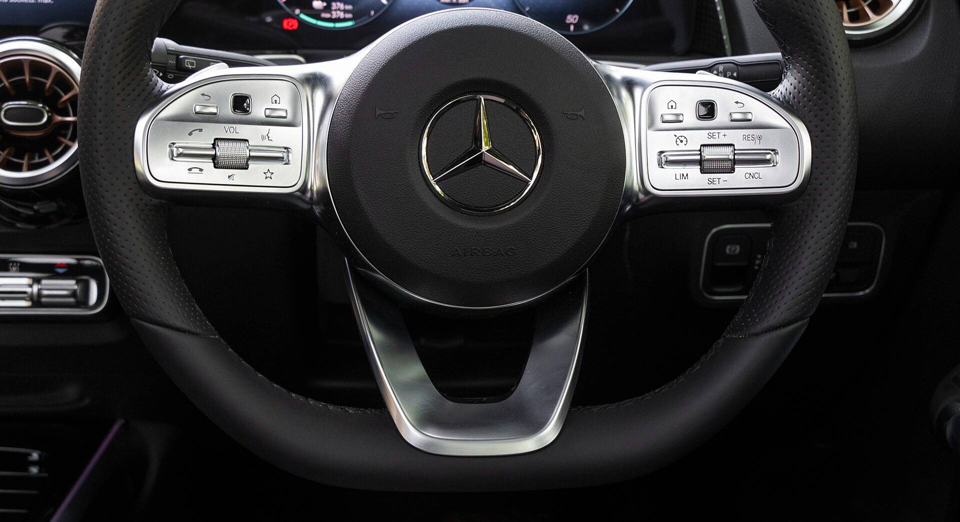 Mercedes-Benz EQB 350 4Matic interior view 2