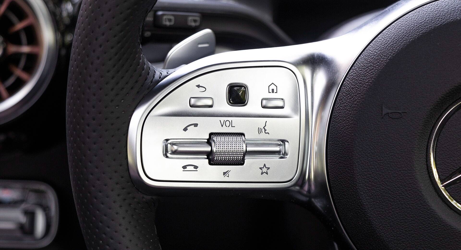 Mercedes-Benz EQB 350 4Matic interior view 6