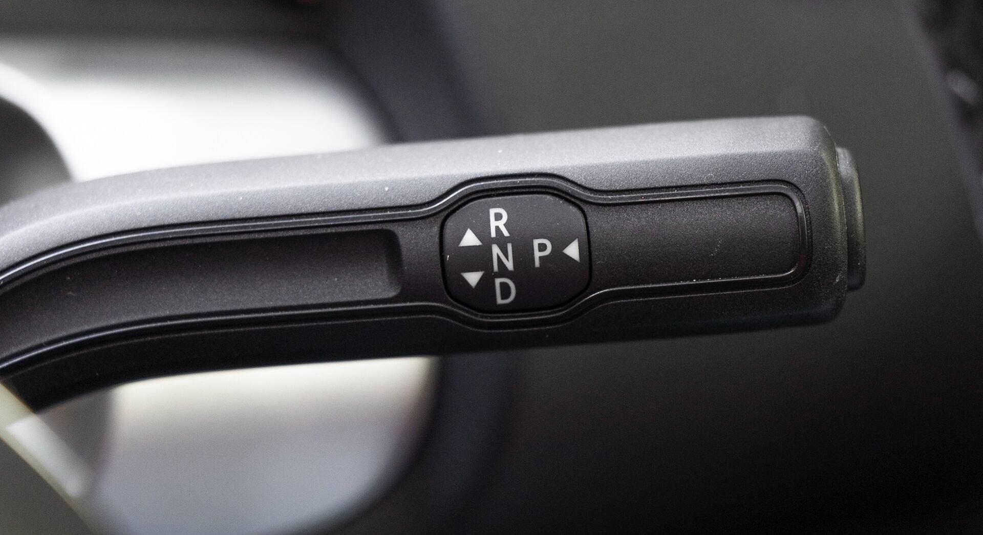 Mercedes-Benz EQB 350 4Matic interior view 12
