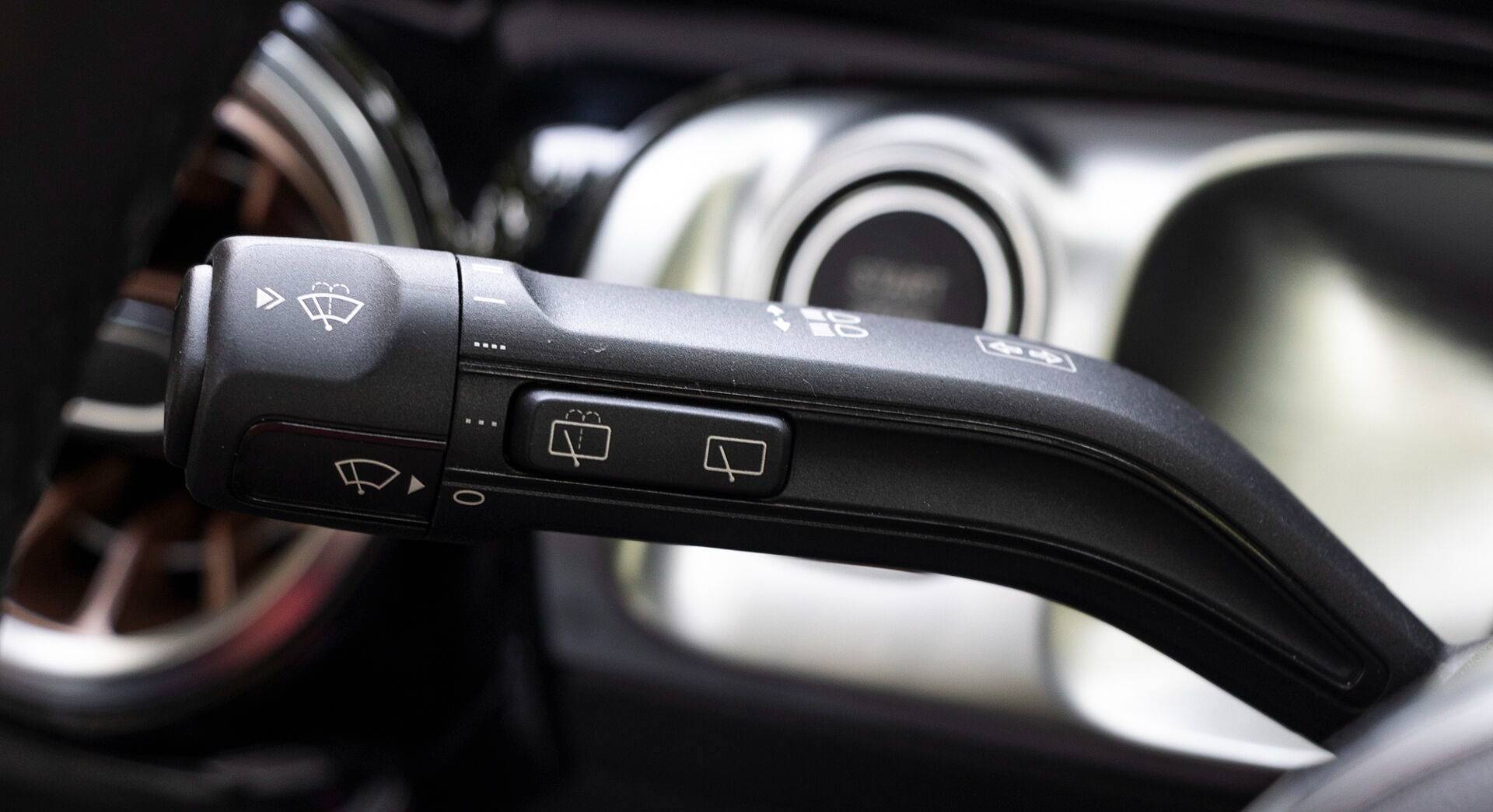 Mercedes-Benz EQB 350 4Matic interior view 13