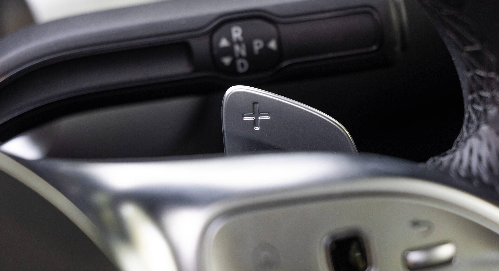 Mercedes-Benz EQB 350 4Matic interior view 15