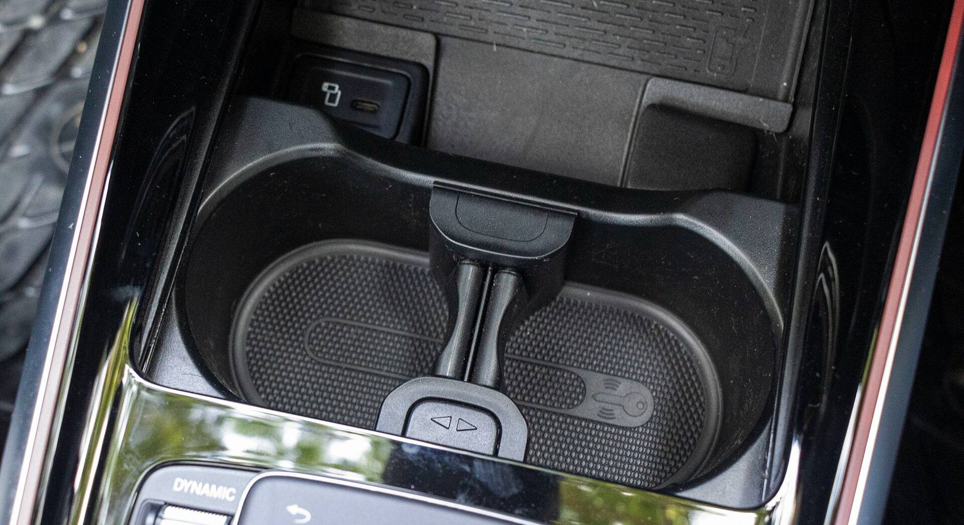 Mercedes-Benz EQB 350 4Matic interior view 20