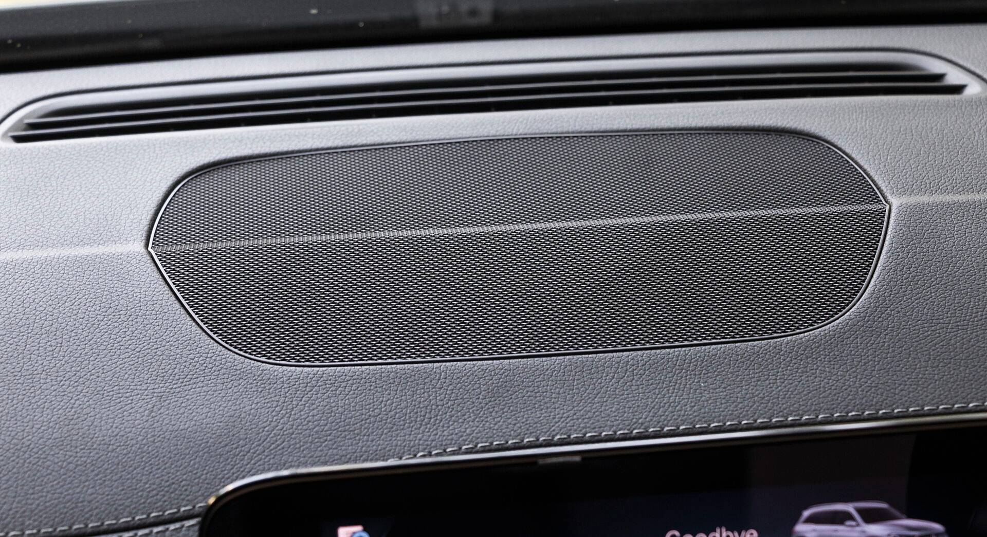 Mercedes-Benz EQB 350 4Matic interior view 22