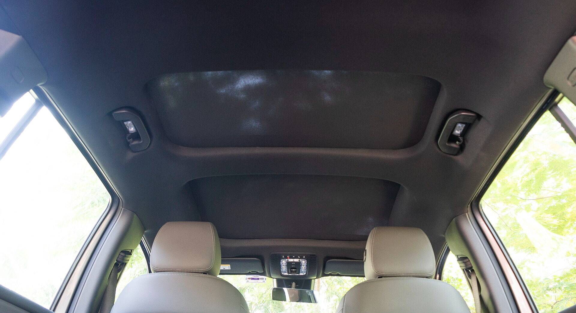 Mercedes-Benz EQB 350 4Matic interior view 25
