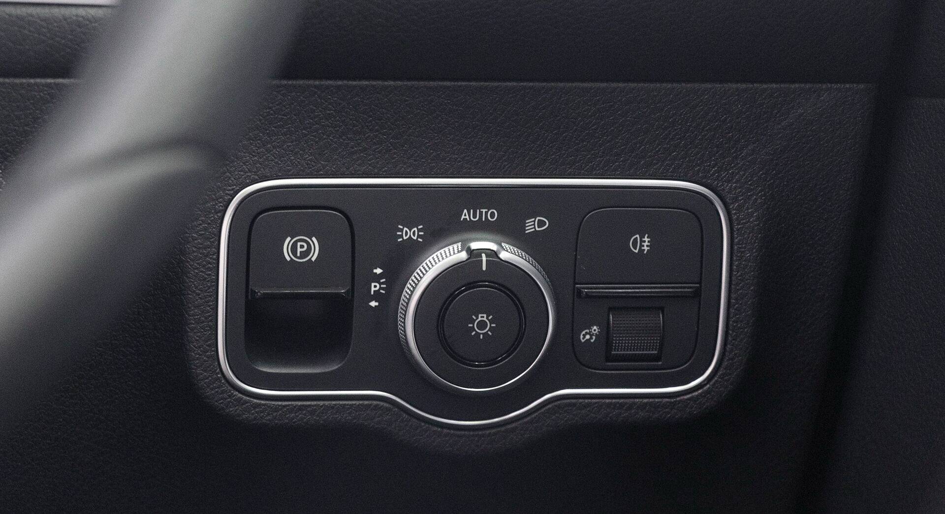 Mercedes-Benz EQB 350 4Matic interior view 26