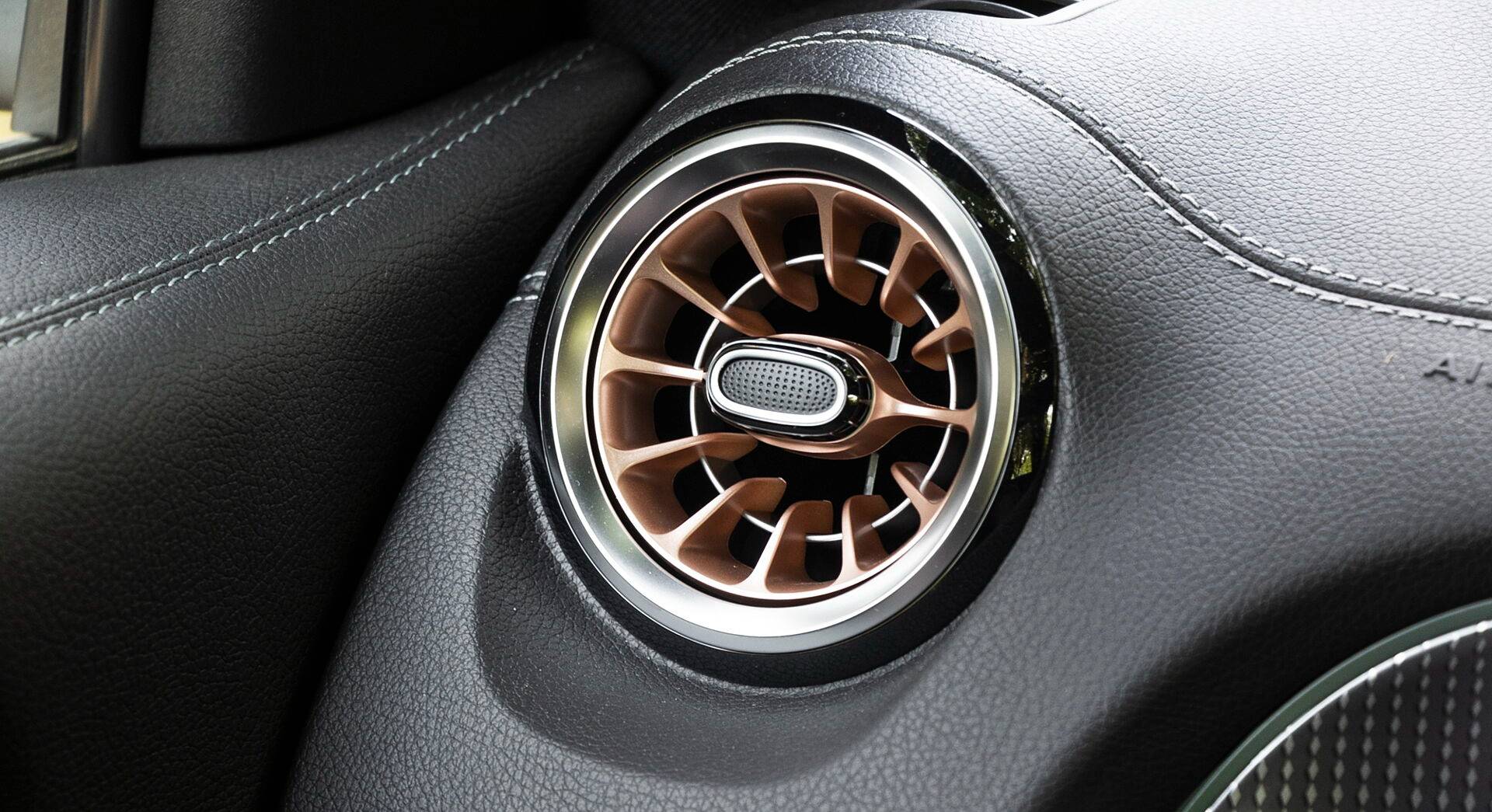 Mercedes-Benz EQB 350 4Matic interior view 29