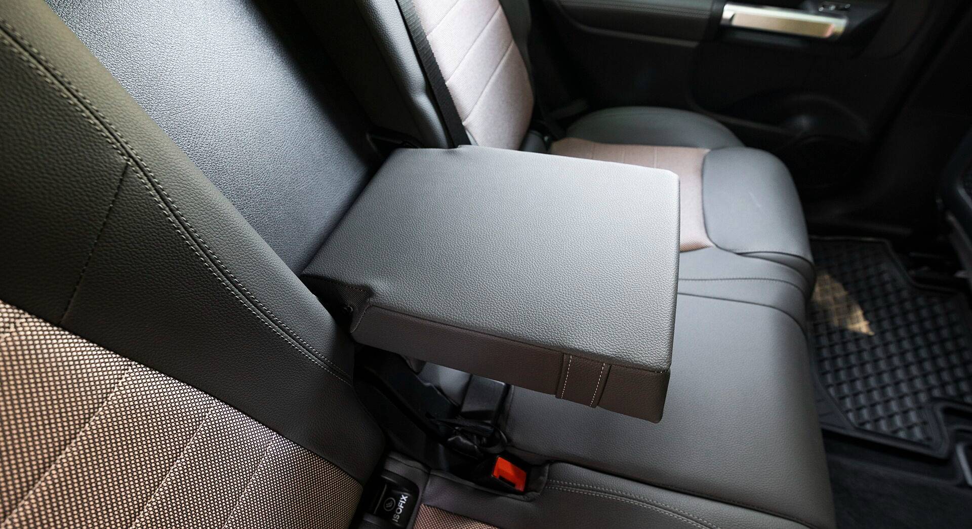 Mercedes-Benz EQB 350 4Matic interior view 32