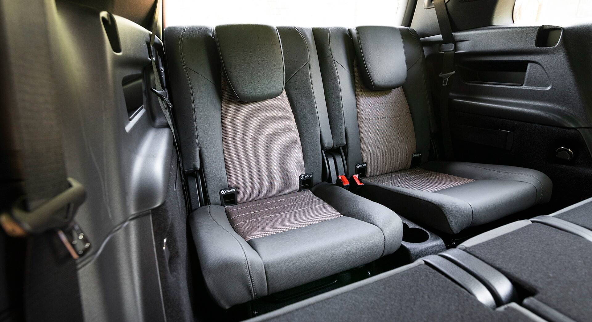 Mercedes-Benz EQB 350 4Matic interior view 35