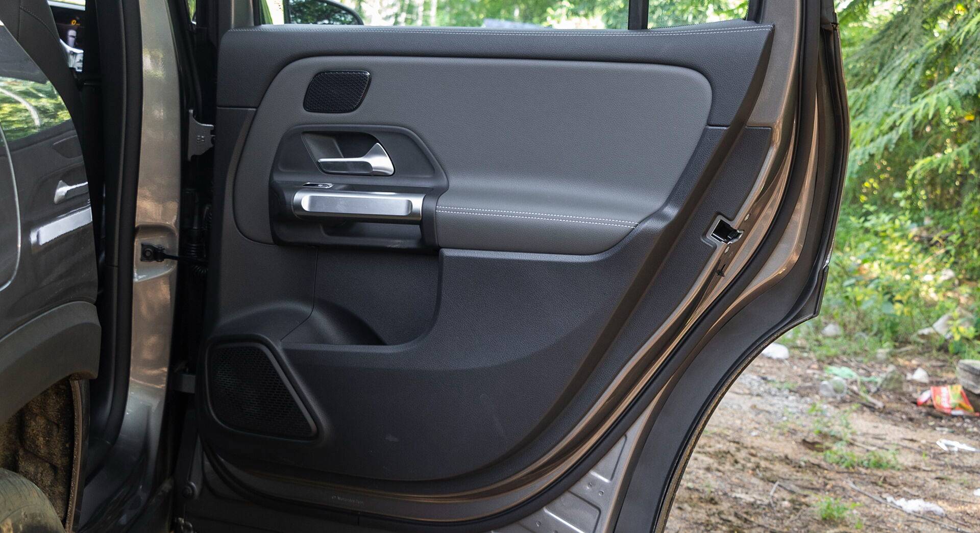 Mercedes-Benz EQB 350 4Matic interior view 47
