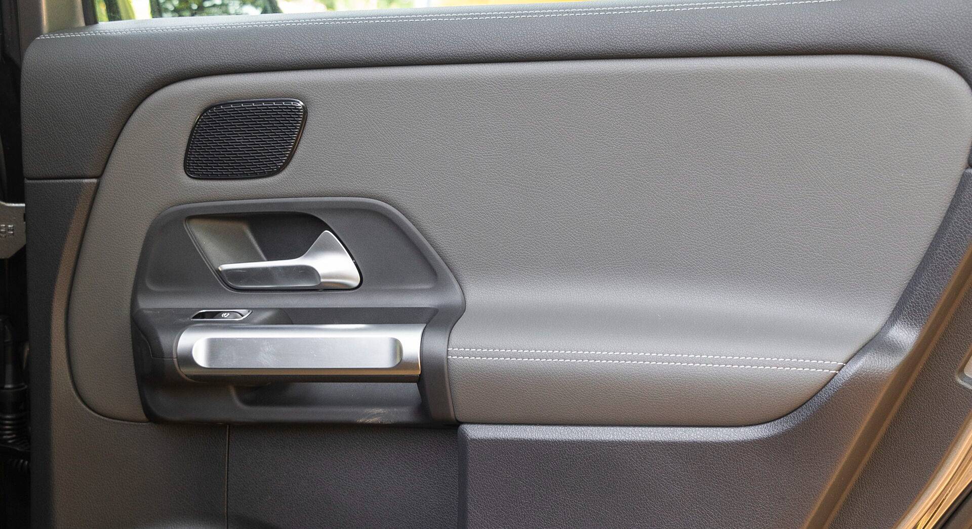 Mercedes-Benz EQB 350 4Matic interior view 48