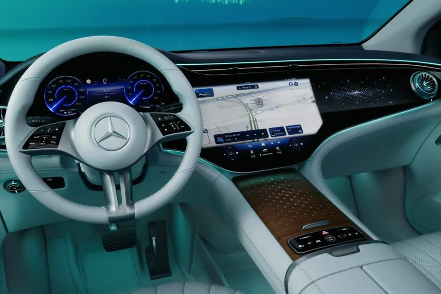 Mercedes-Benz EQE 500 4Matic interior view 2