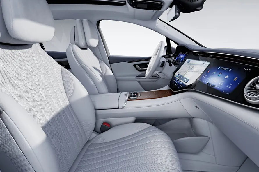 Mercedes-Benz EQE 500 4Matic interior view 6