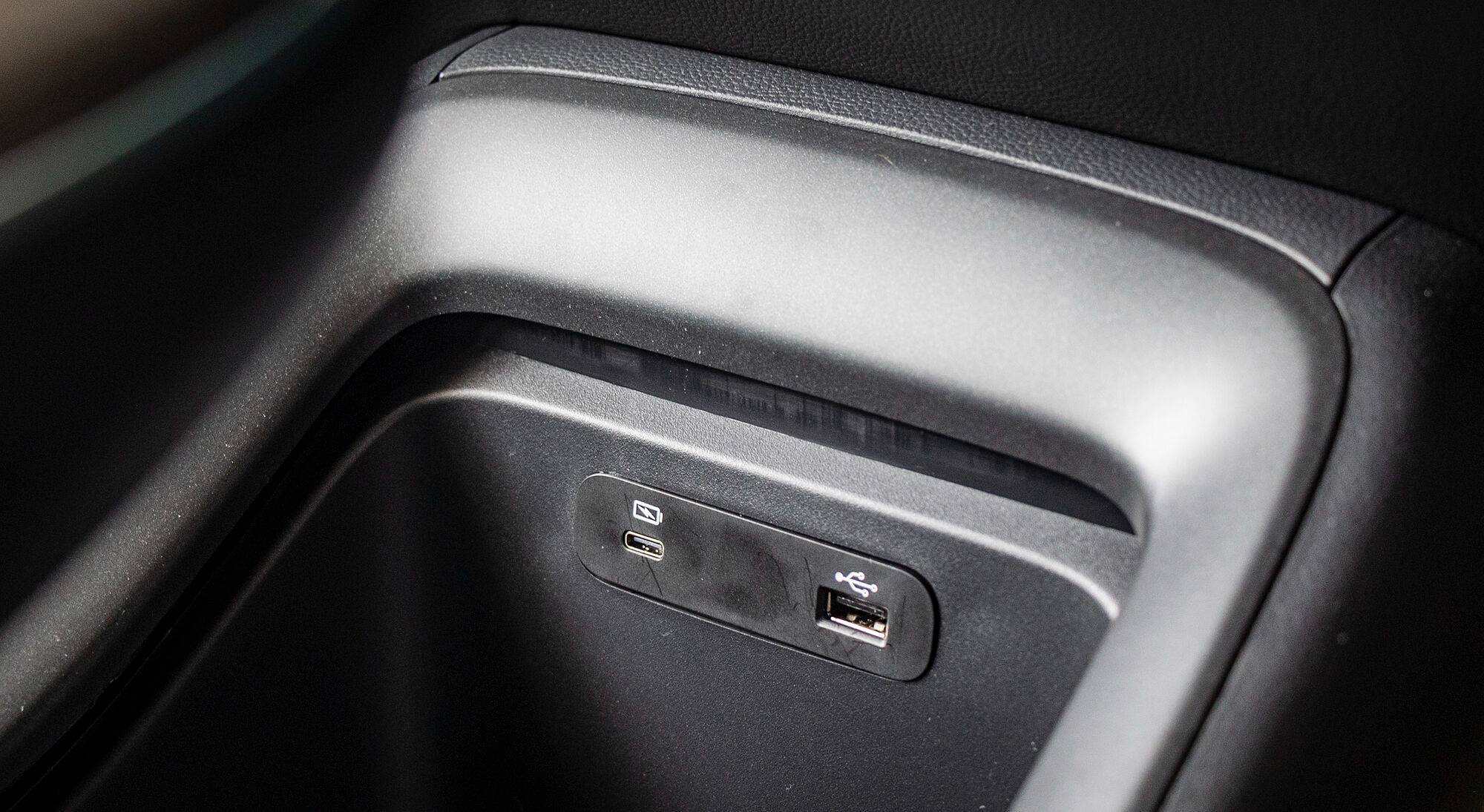 MG Windsor EV interior view 28