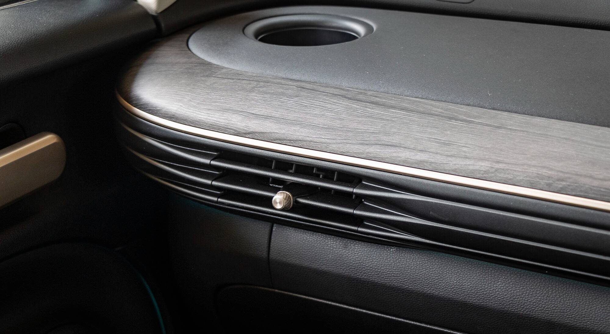 MG Windsor EV interior view 30