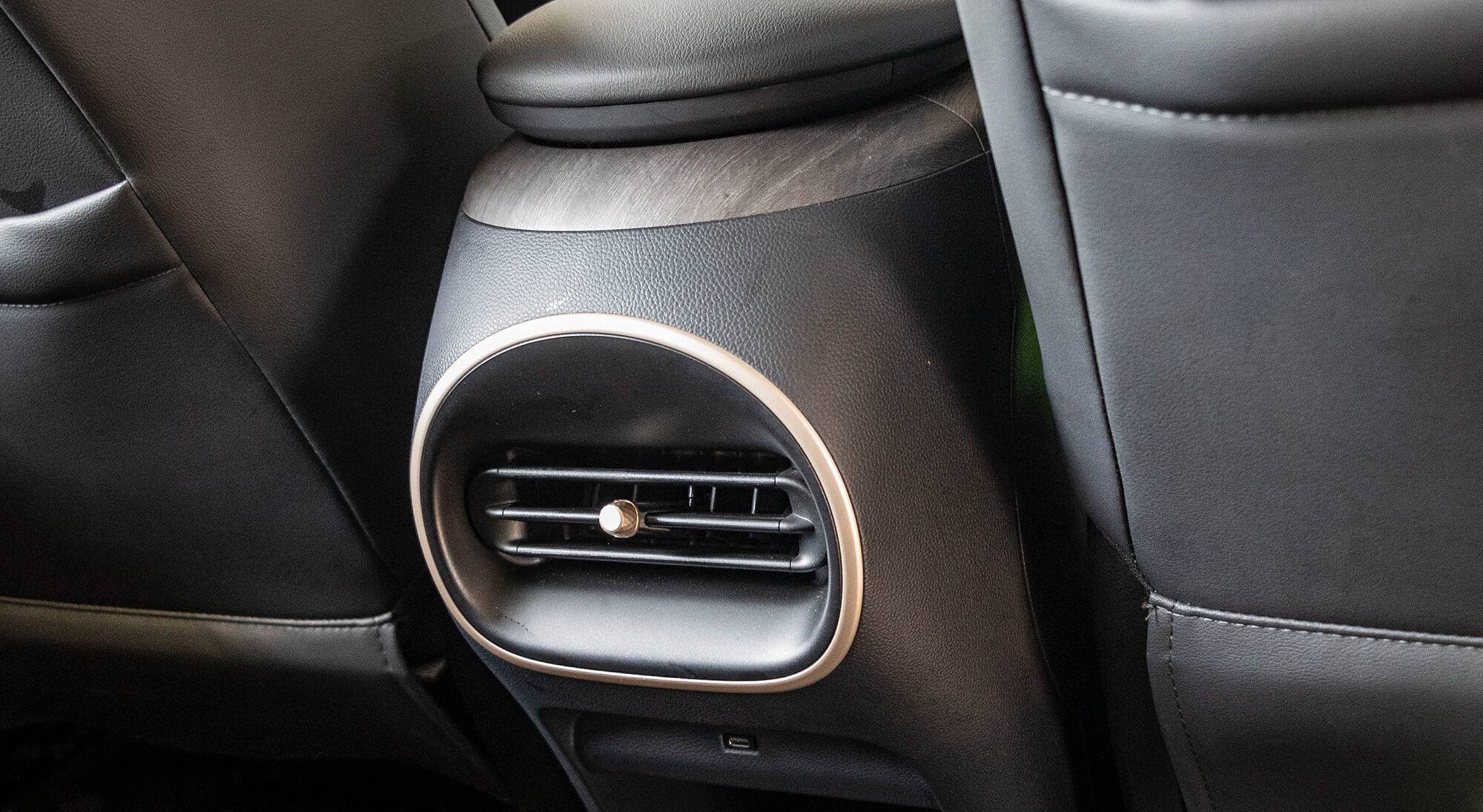 MG Windsor EV interior view 37