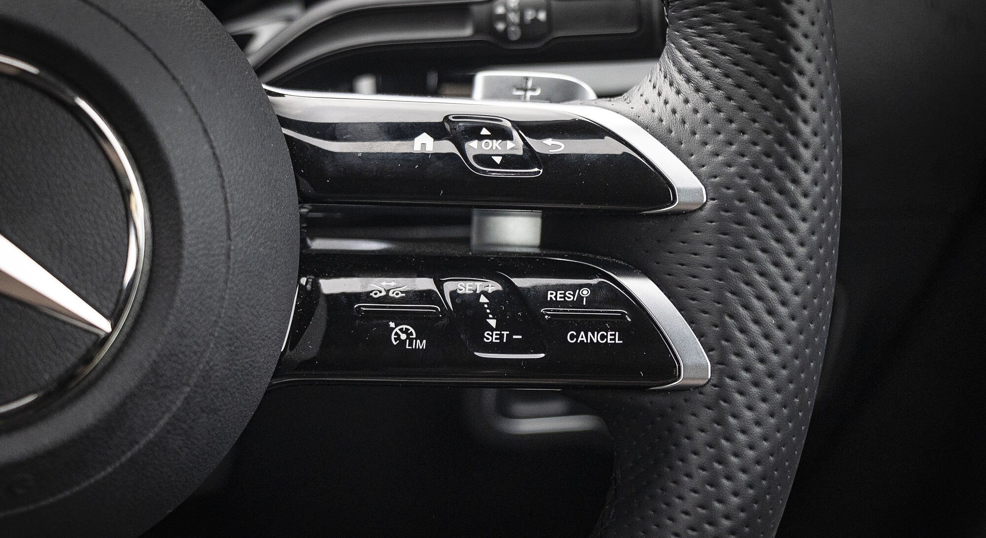 Mercedes-Benz EQA 250+ interior view 5