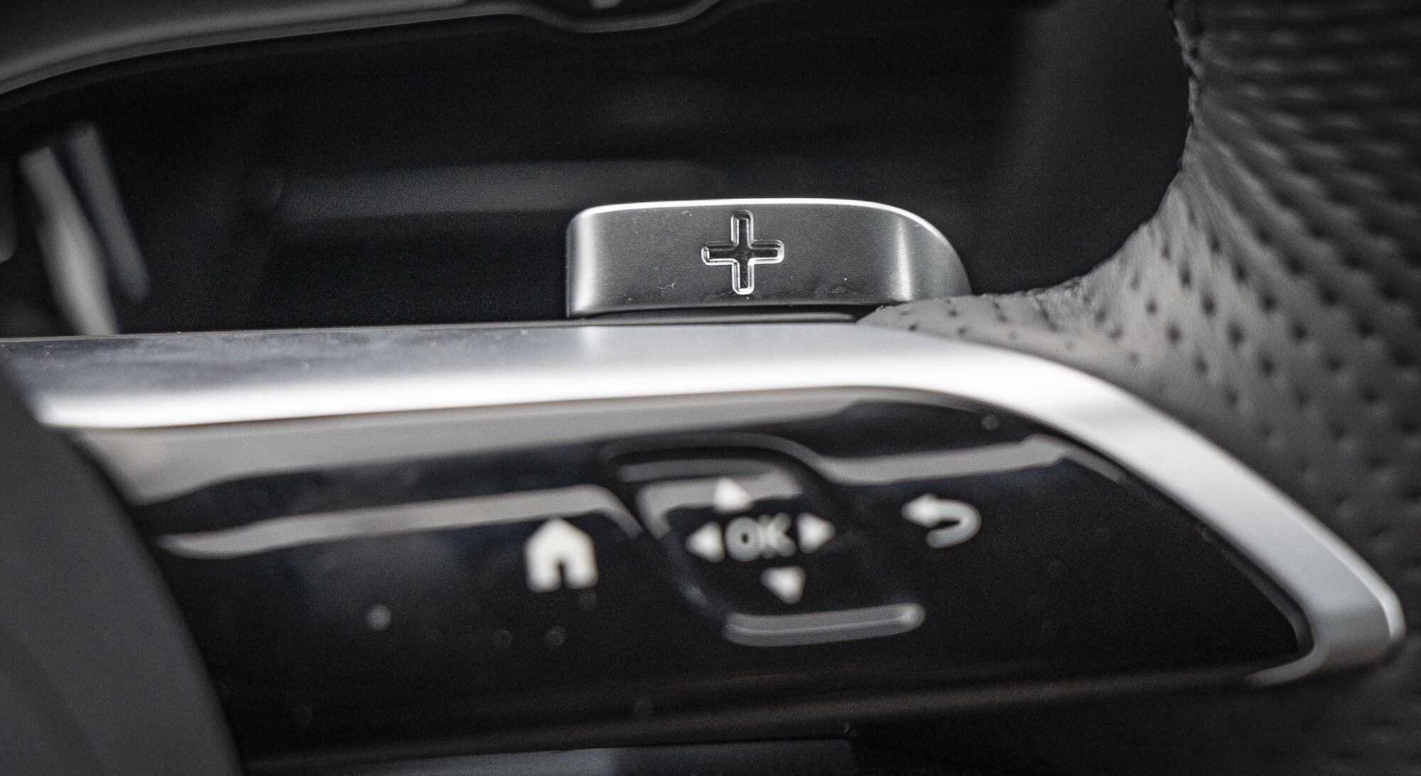 Mercedes-Benz EQA 250+ interior view 7