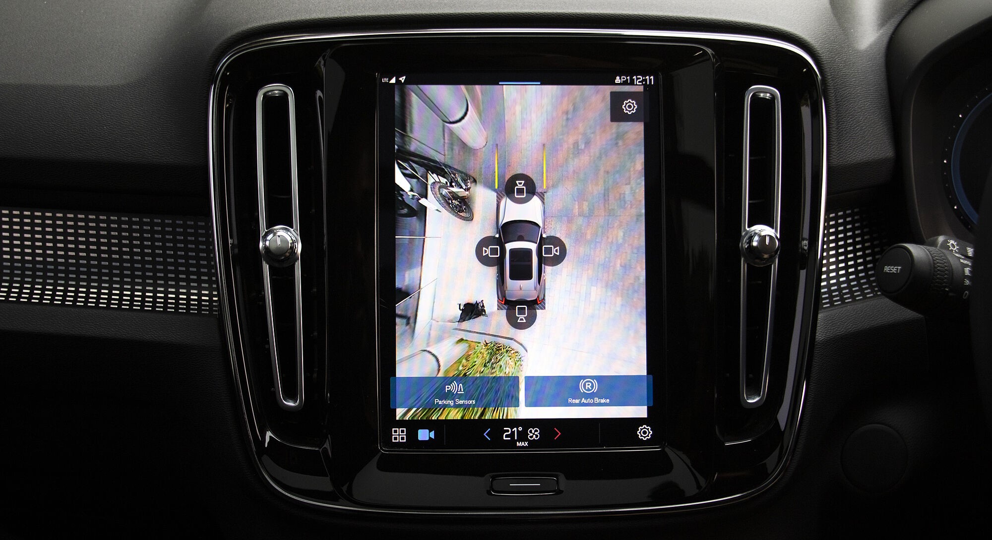 Volvo EX40 interior view 5