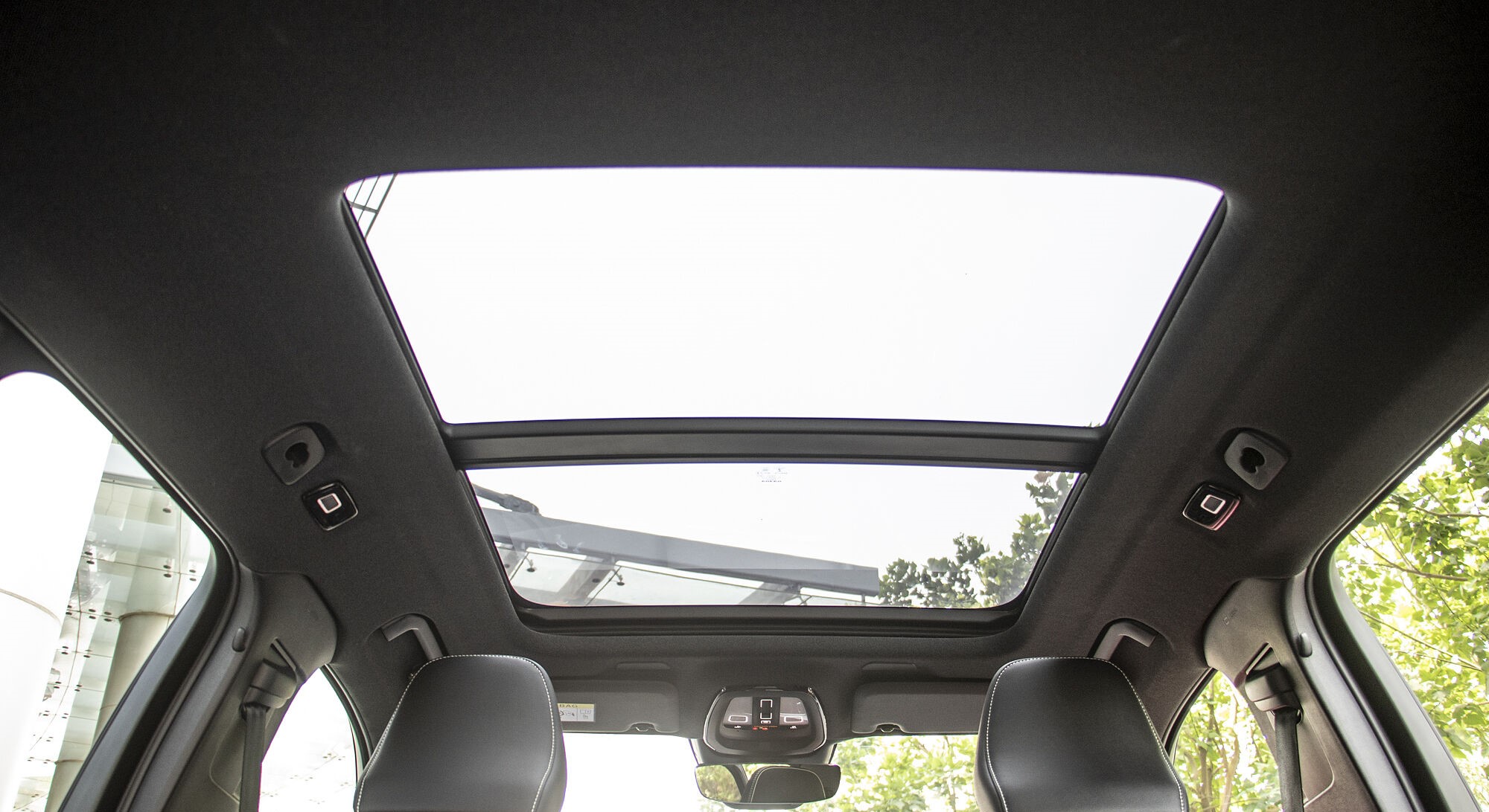 Volvo EX40 interior view 7