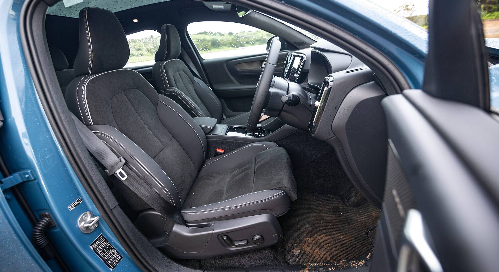 Volvo C40 Recharge interior view 15