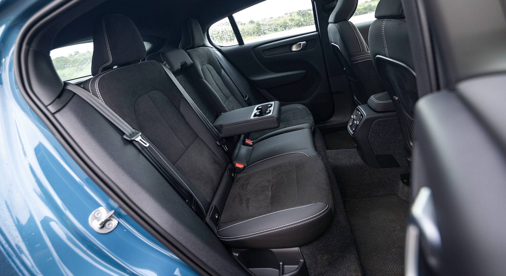 Volvo C40 Recharge interior view 16