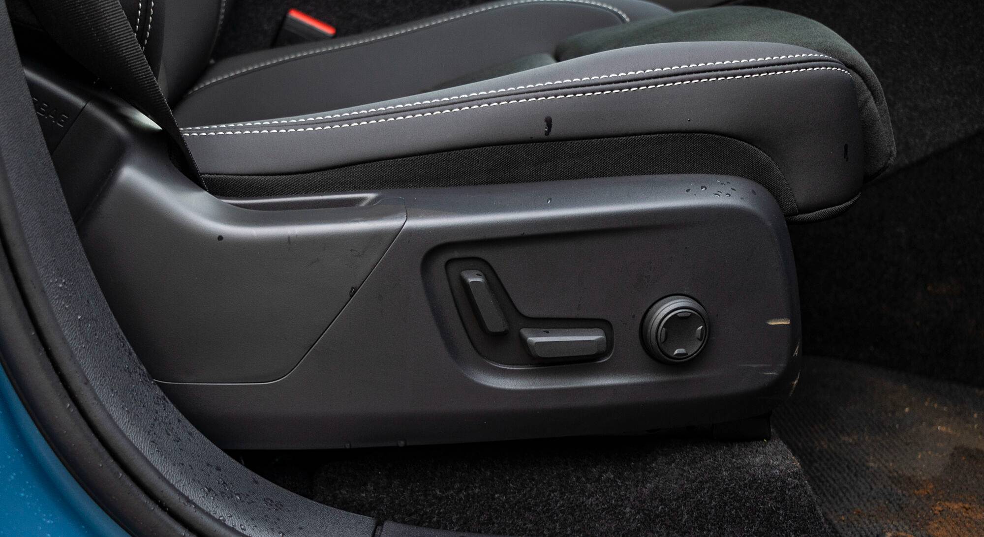 Volvo C40 Recharge interior view 17
