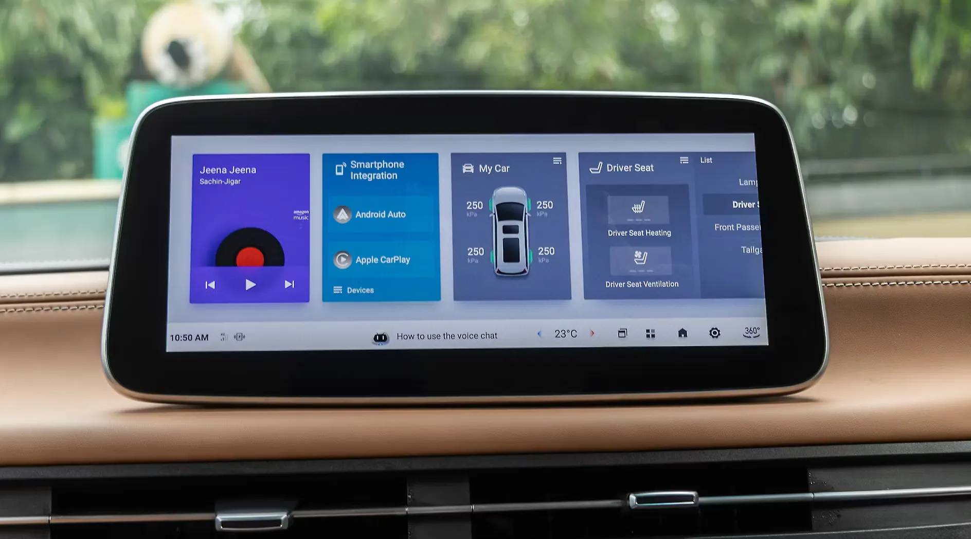 MG M9 interior view 3