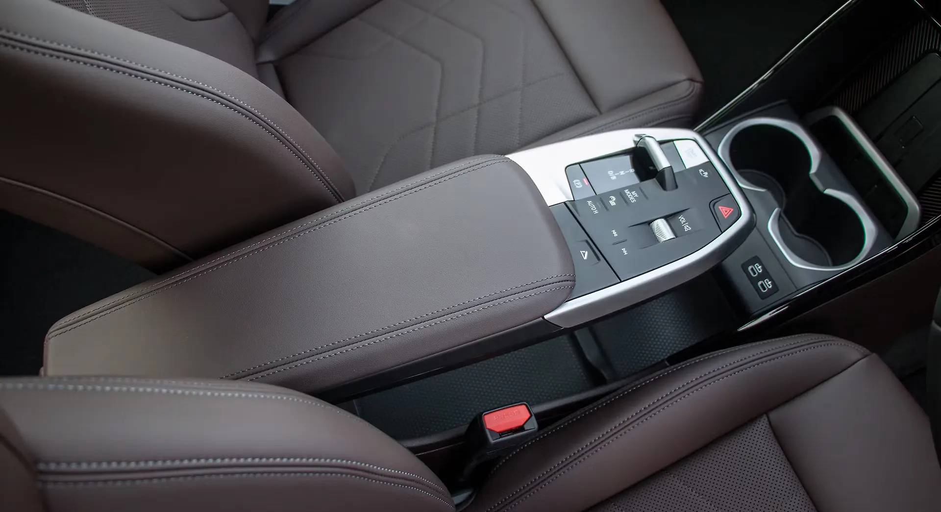 BMW iX1 LWB eDrive20L interior view 8