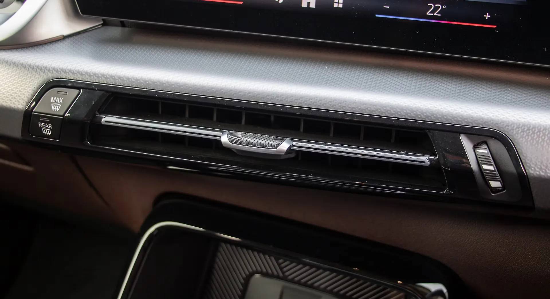 BMW iX1 LWB eDrive20L interior view 11