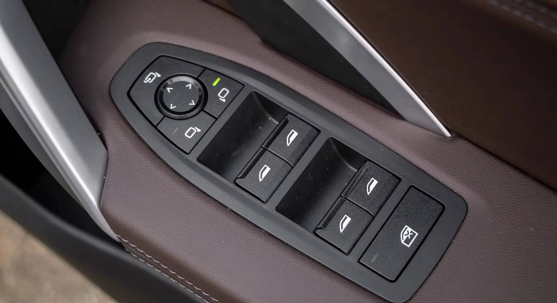 BMW iX1 LWB eDrive20L interior view 13