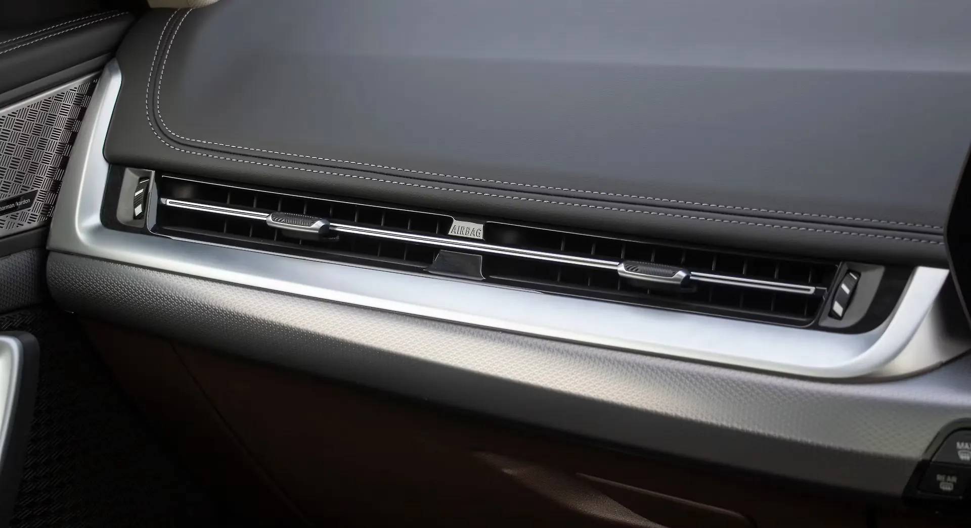BMW iX1 LWB eDrive20L interior view 15
