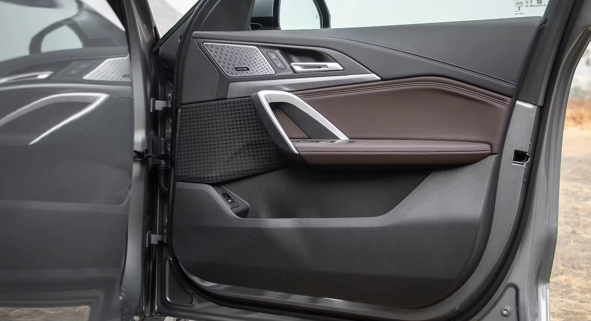 BMW iX1 LWB eDrive20L interior view 17