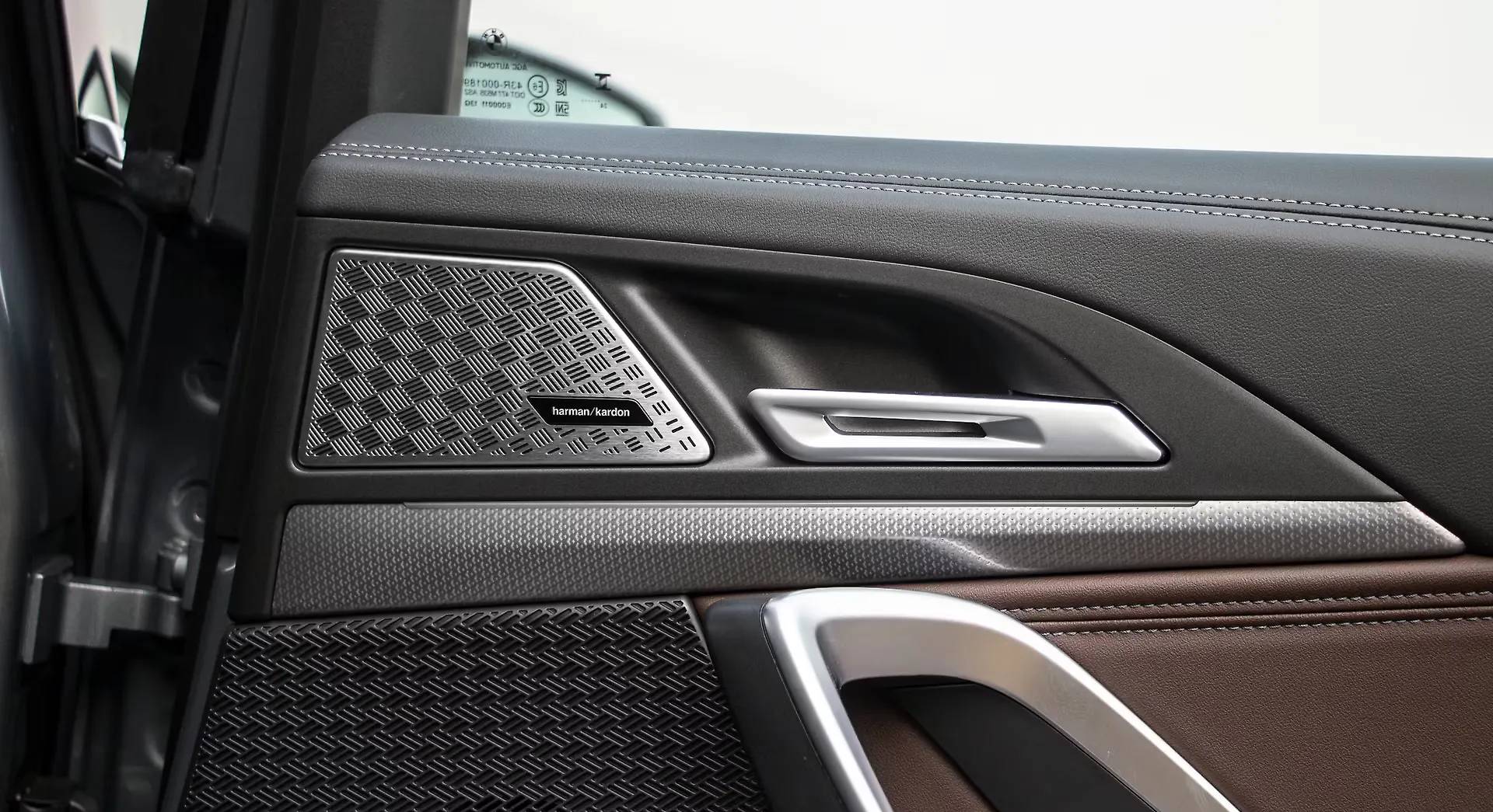 BMW iX1 LWB eDrive20L interior view 19