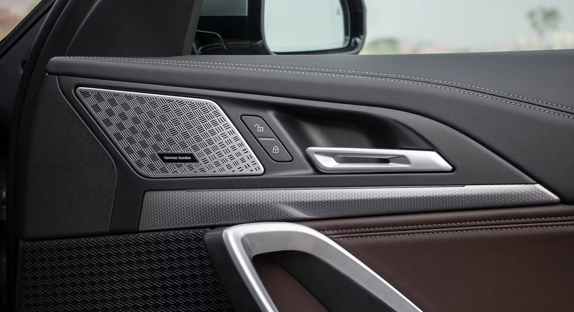 BMW iX1 LWB eDrive20L interior view 25