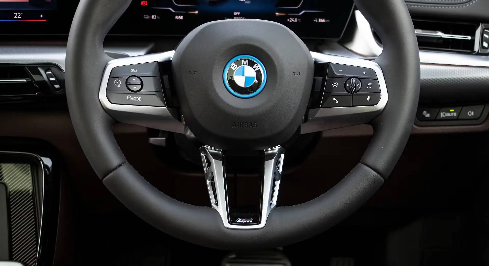 BMW iX1 LWB eDrive20L interior view 28