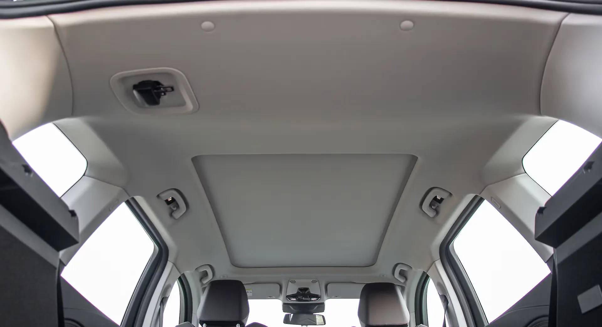 BMW iX1 LWB eDrive20L interior view 30