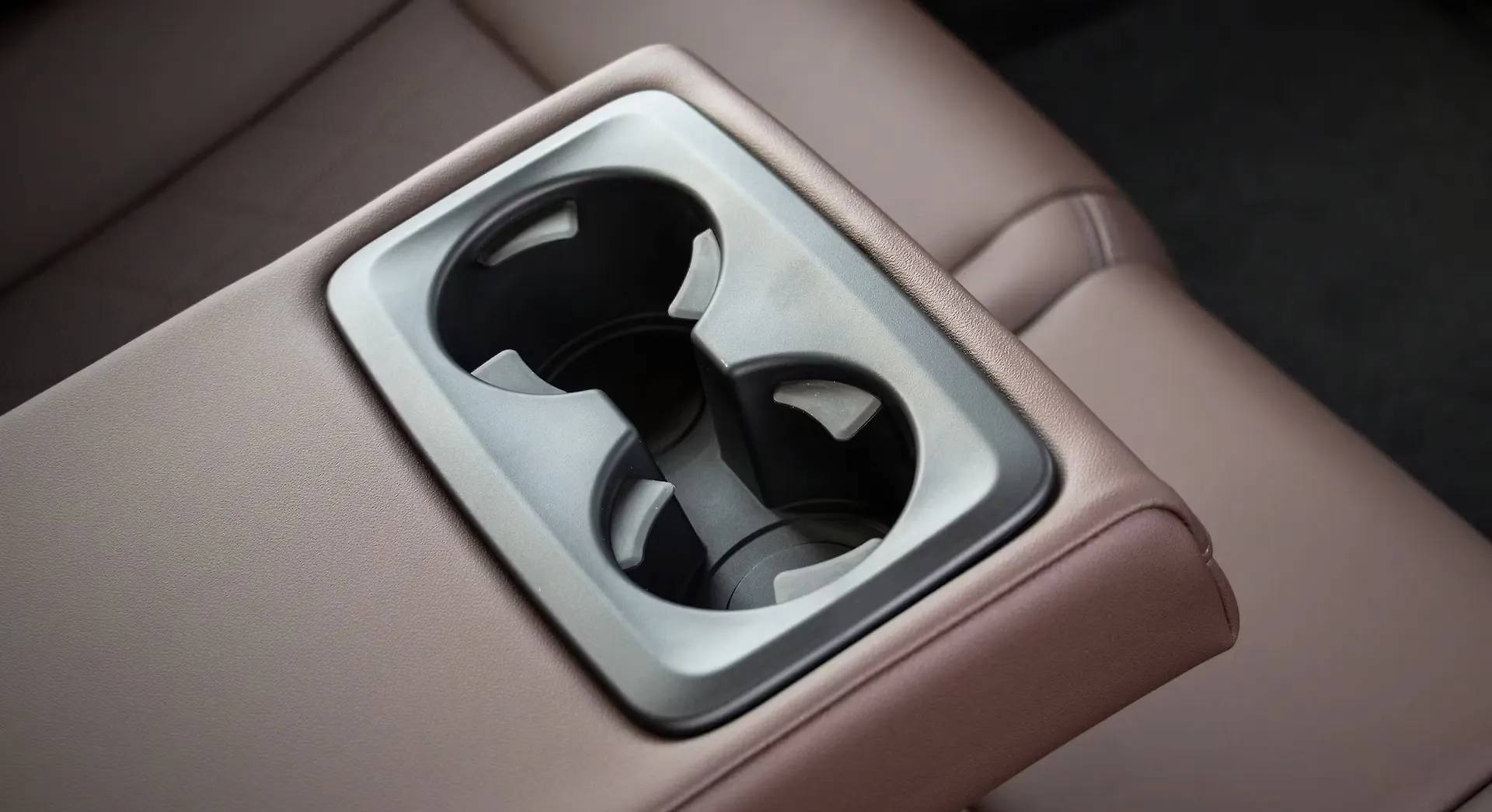 BMW iX1 LWB eDrive20L interior view 3
