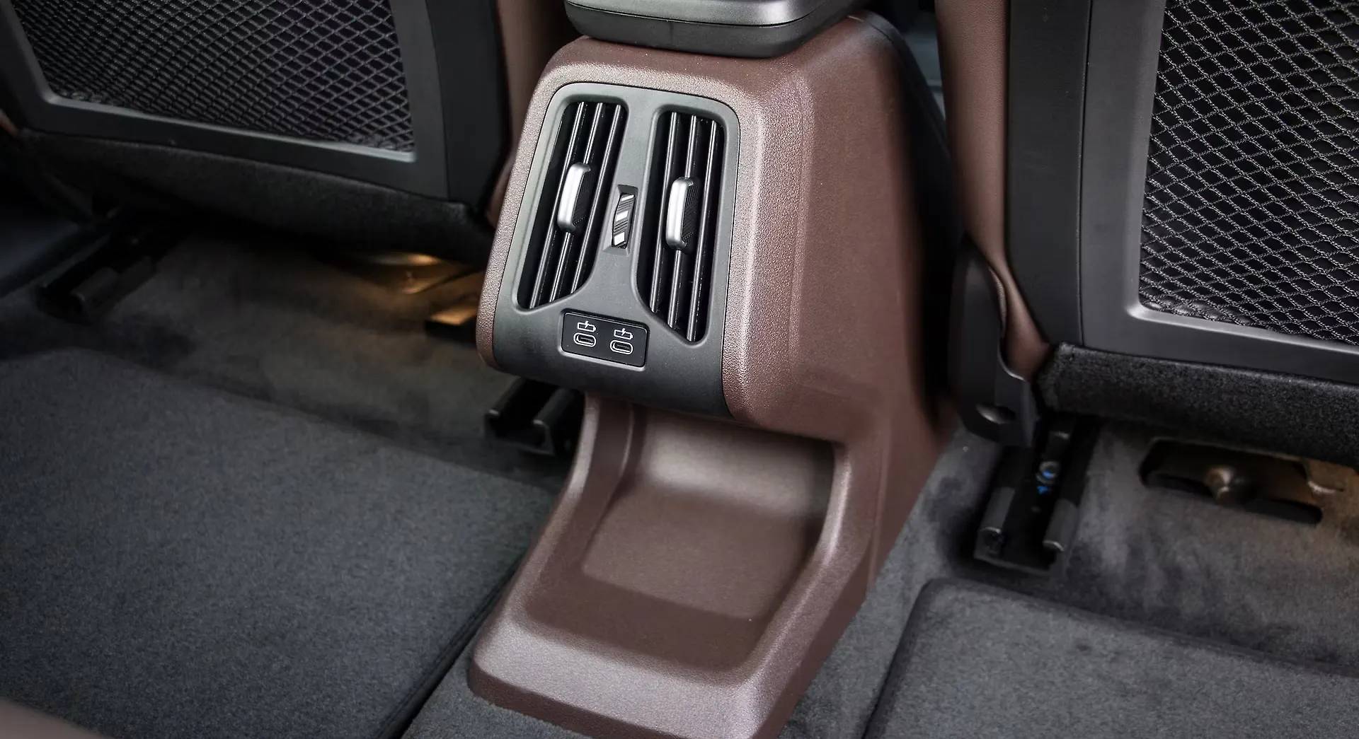 BMW iX1 LWB eDrive20L interior view 6
