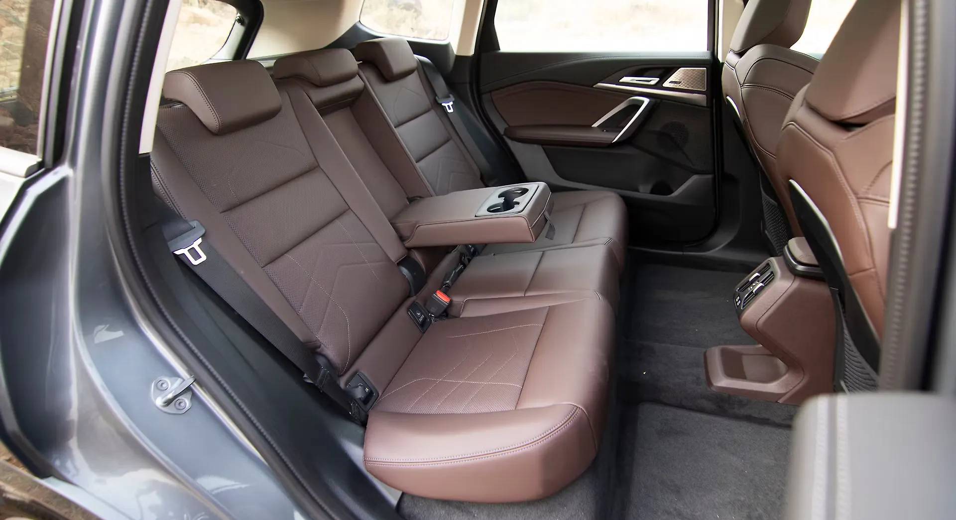 BMW iX1 LWB eDrive20L interior view 7
