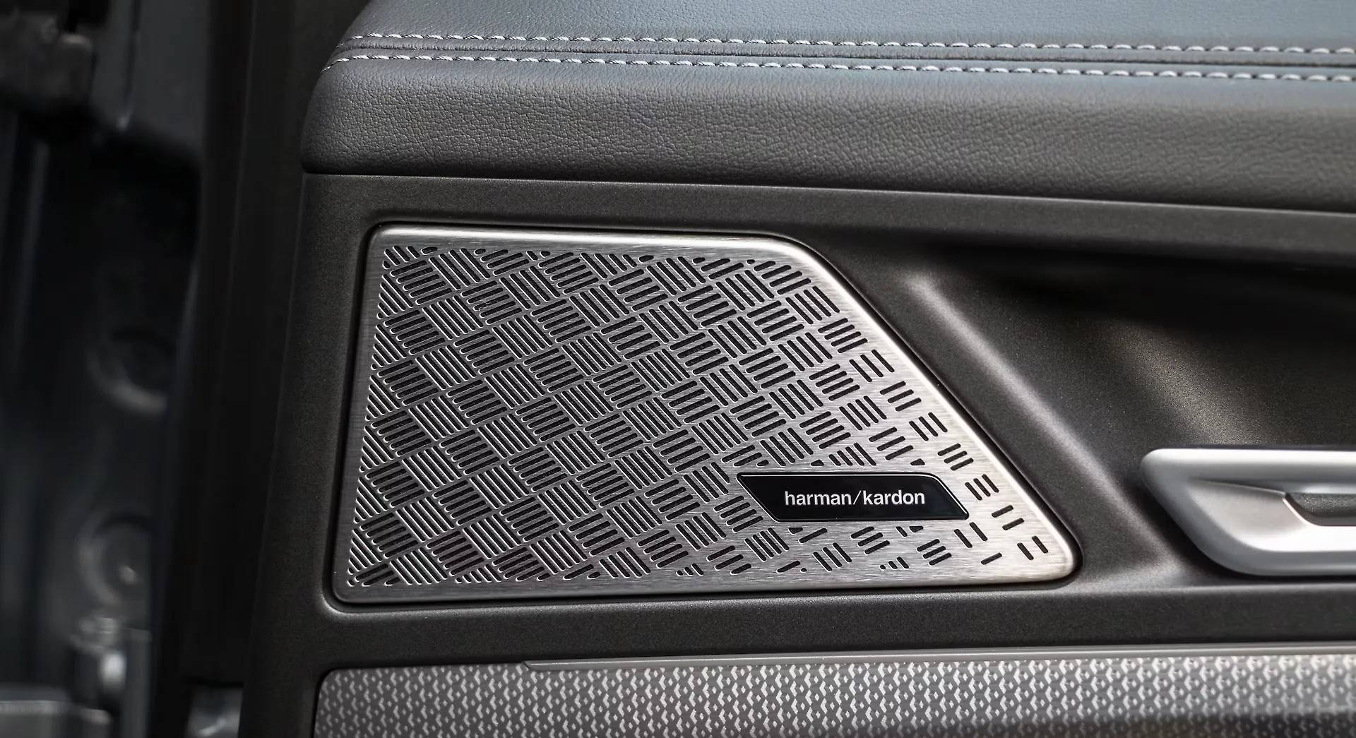 BMW iX1 LWB eDrive20L interior view 16