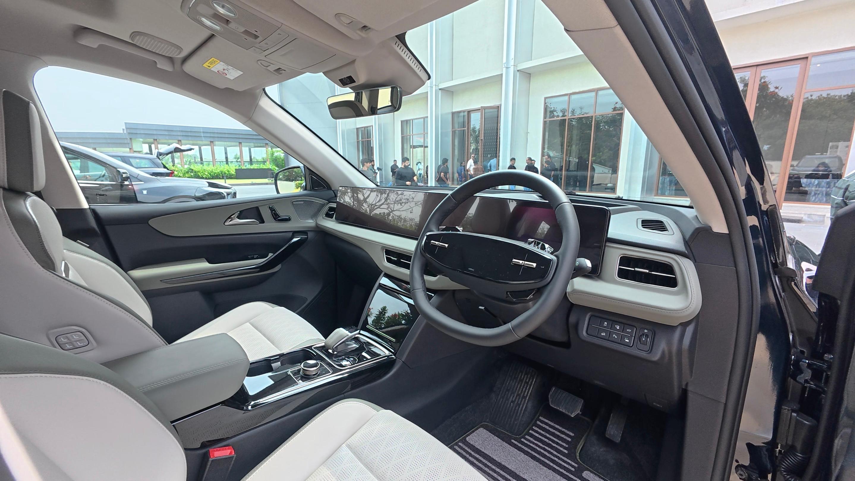 Mahindra XEV 9S interior view 4