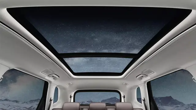 MG Hector Tomahawk PHEV interior - Sunroof - image