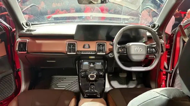 Toyota Urban Cruiser Ebella interior - Dashboard - image