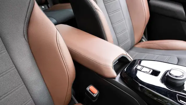 Toyota Urban Cruiser Ebella interior - Front Armrest - image