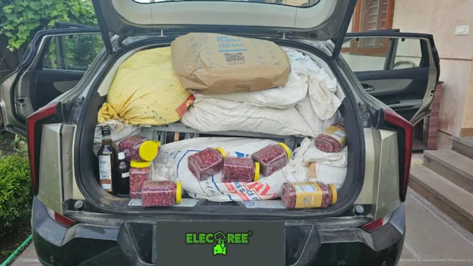 The 663 litres of boot space is completely filled.