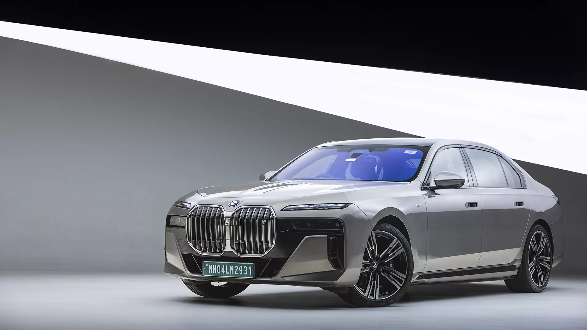 BMW i7