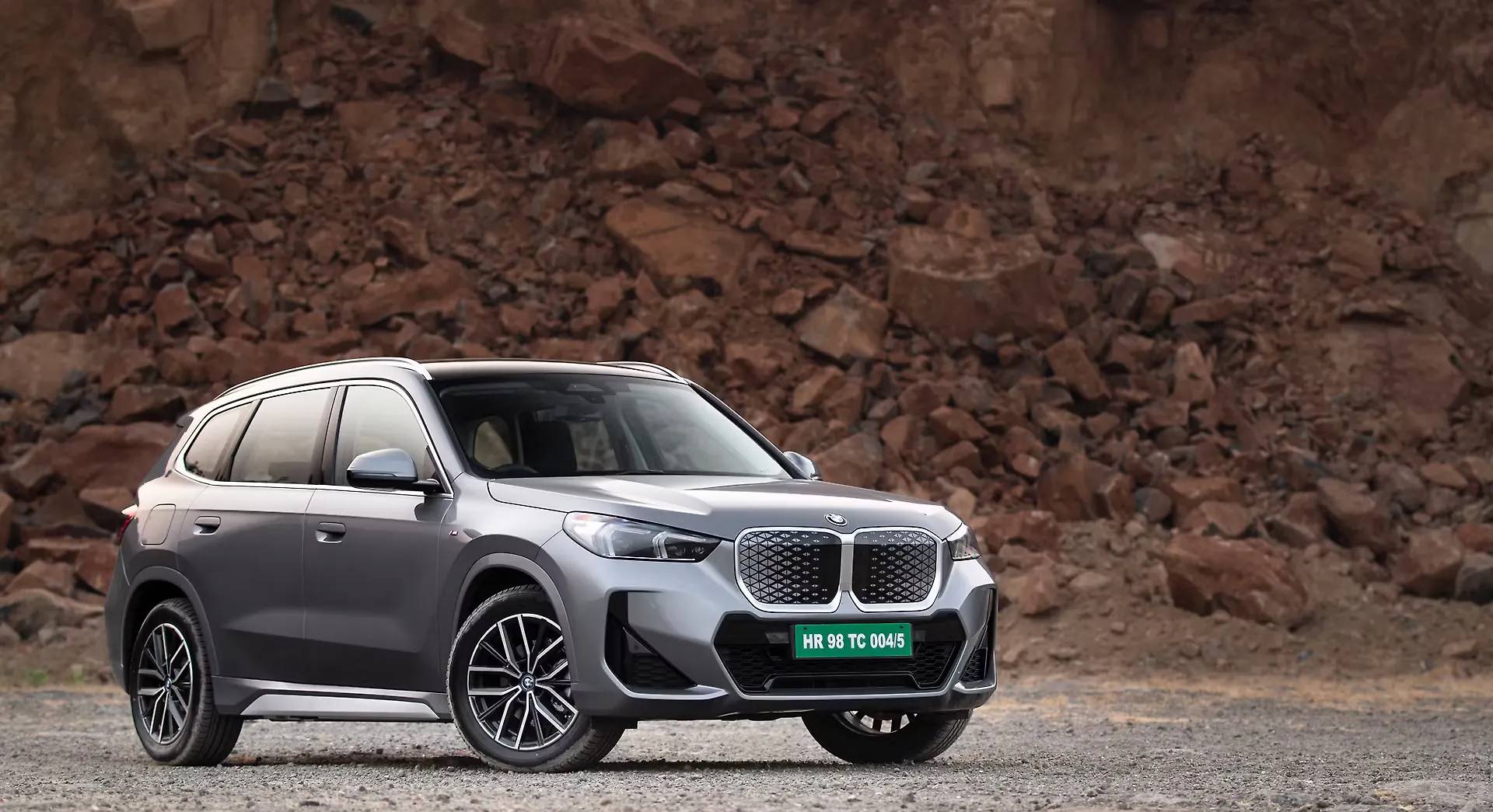 BMW iX1 LWB eDrive20L — 49 Lakh*