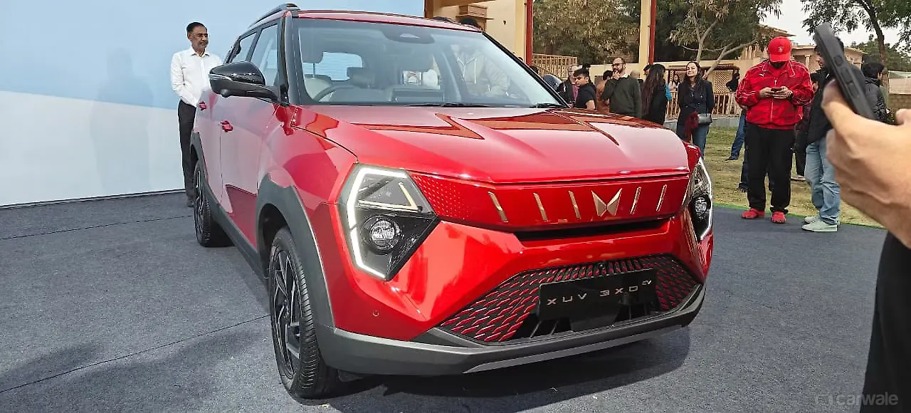 Mahindra 3XO EV — 13.89 - 14.96 Lakh*